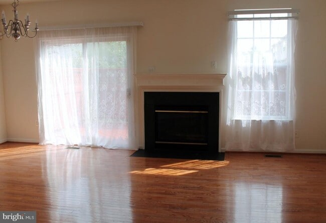 Building Photo - 21135 Camomile Ct