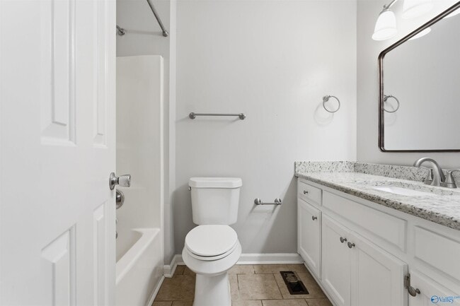 Building Photo - 121 Grayson Ave