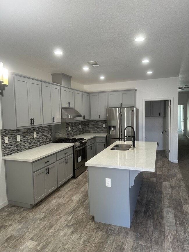 Building Photo - 3 bedroom 2 bath home for rent