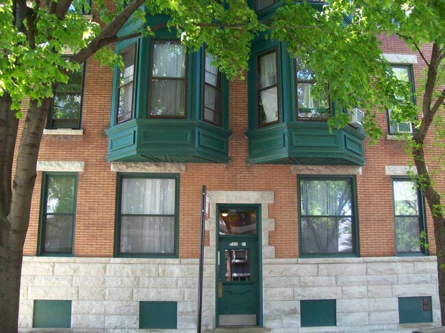 Primary Photo - 1305 W Melrose St