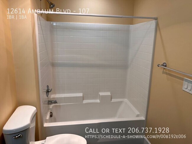 Building Photo - 12614 Ambaum Blvd SW