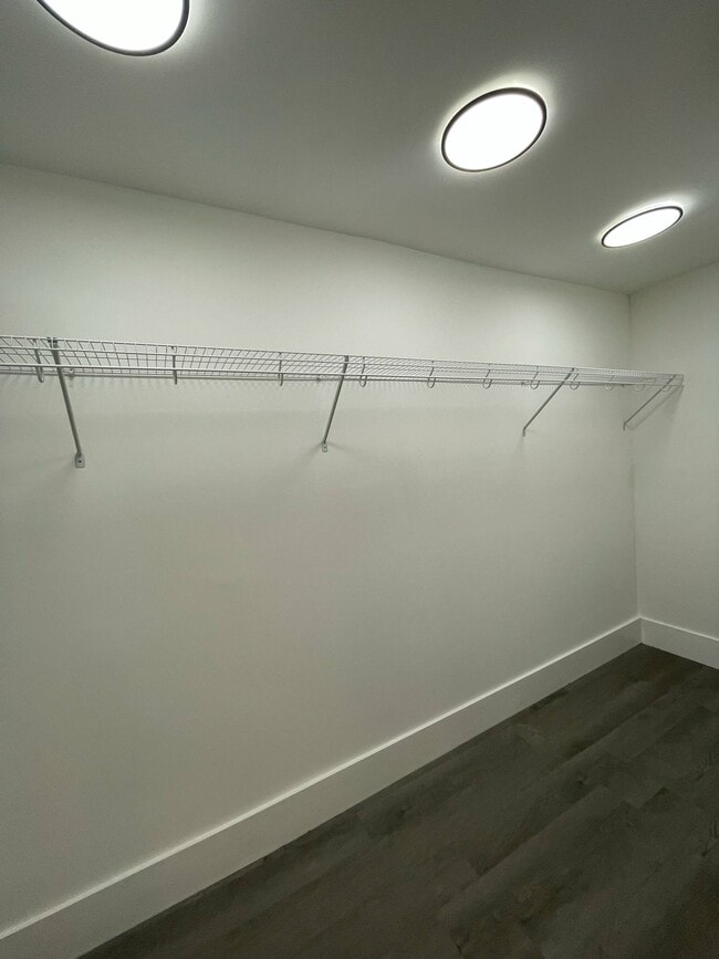 Building Photo - 608 Crawford Rd