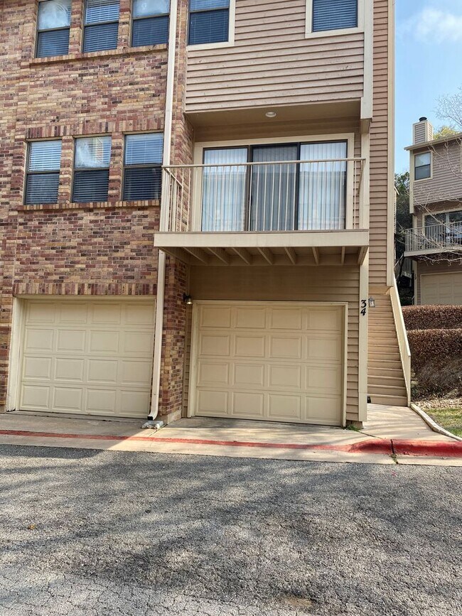 Building Photo - 3845 Ranch Road 2222