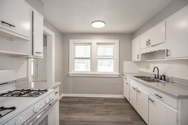 Building Photo - 4772 E 90th St