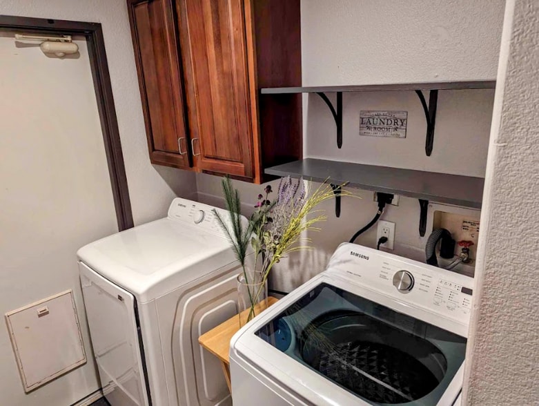 Building Photo - 120 E Camille Dr