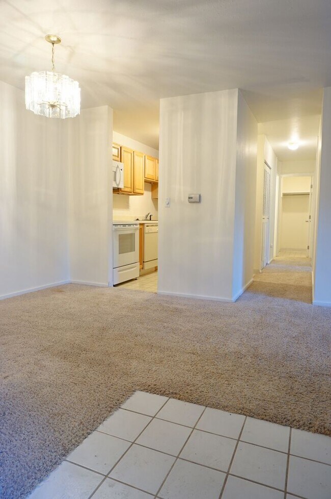 Building Photo - Cozy 2 bedroom 1 bath condo for rent right in Niwot at Cottonwood Park!