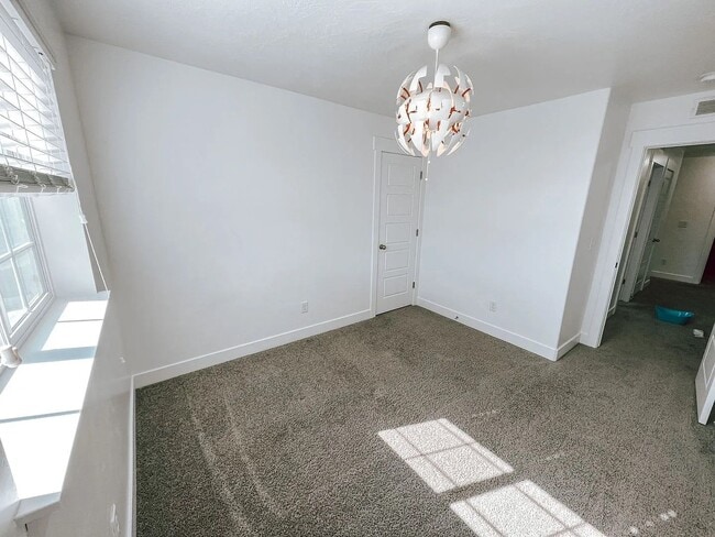 Building Photo - 7535 N Cottage Ln