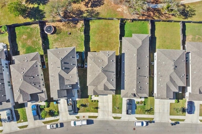 Building Photo - 113 Stone Crk Dr