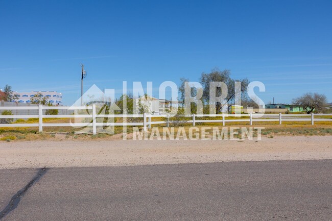 Building Photo - Lovely Manufactured Home North of Casa Grande