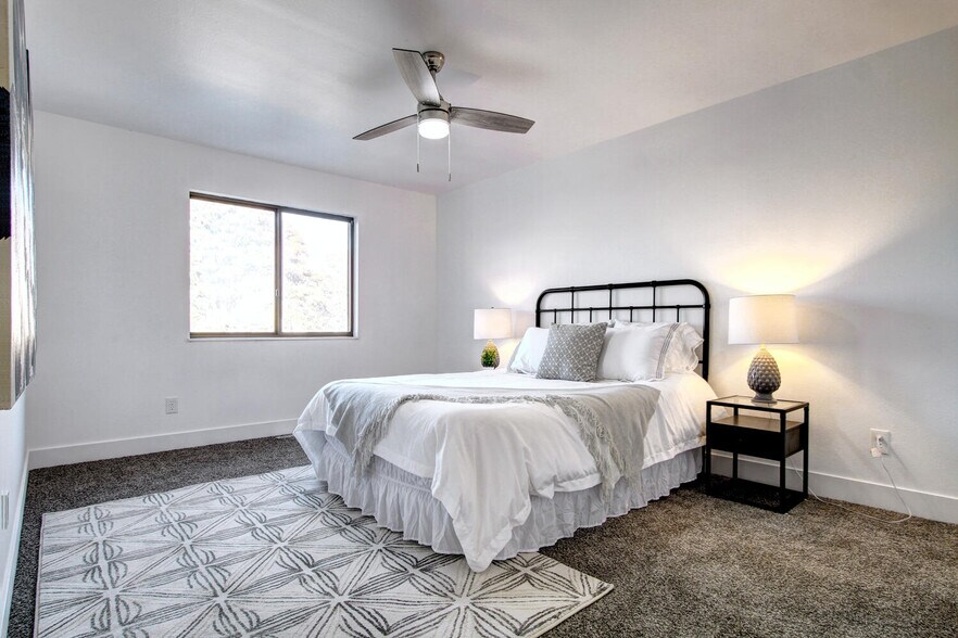 Building Photo - 6911 W 87th Way