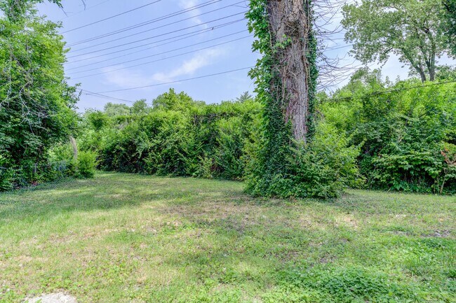 Building Photo - 8067 Aline Ave