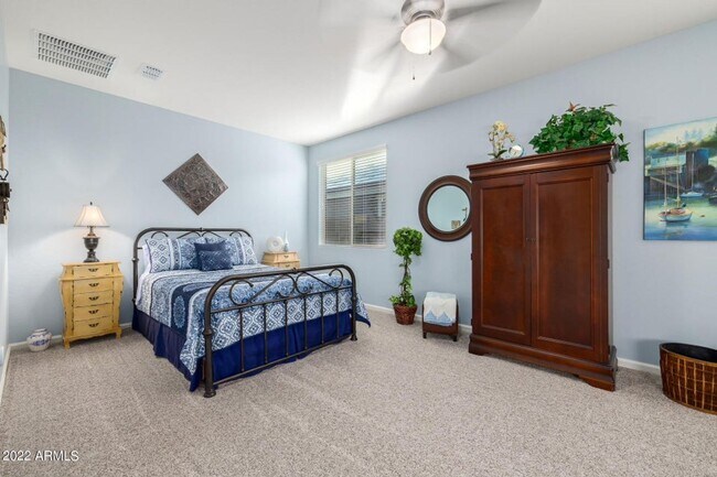 Building Photo - Gorgeous single level 4-bedroom, 3-bathroom home nestled in an upscale gated community in Peoria