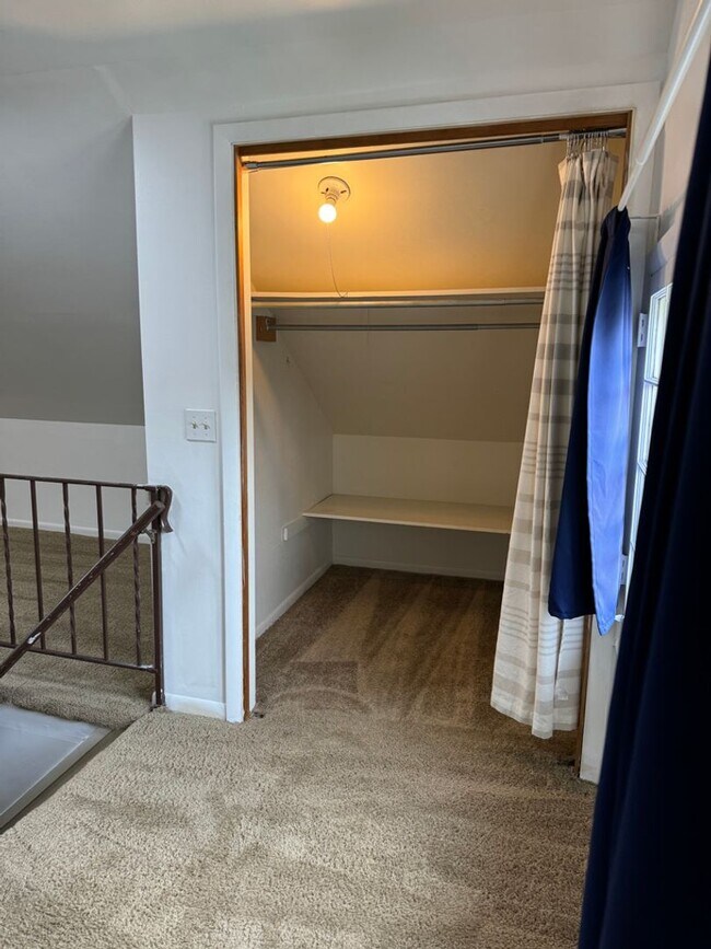 Building Photo - 845 E University Ave