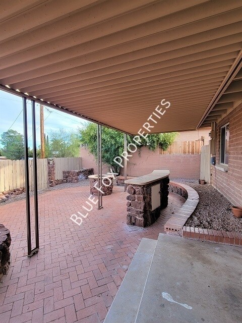Building Photo - 1933 S Palma Pl