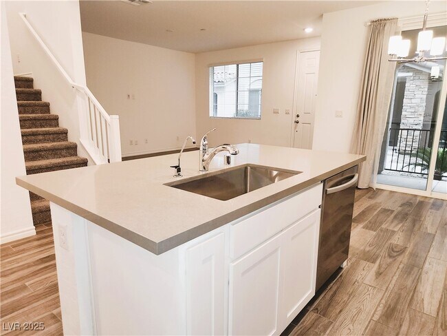 Building Photo - 25 Barbara Ln