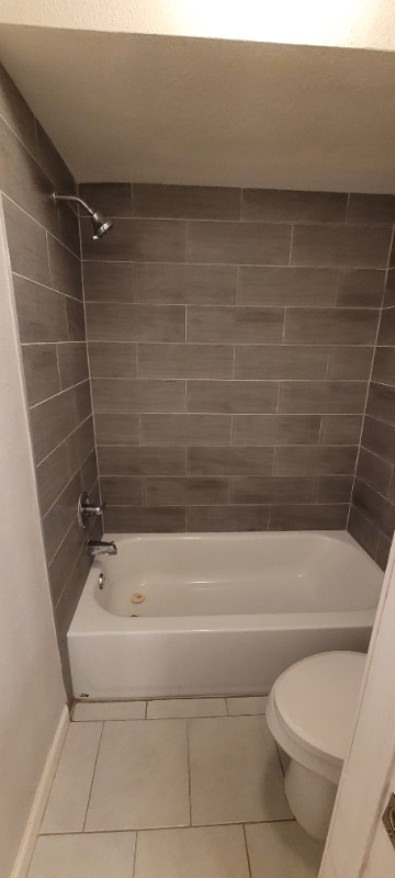 Building Photo - 730 Memorial Mews St