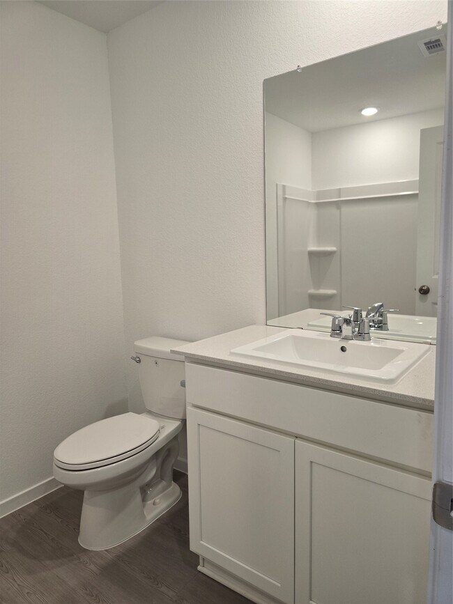 Building Photo - 25561 Blossom Ct