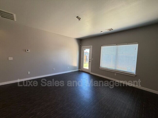 Building Photo - 613 NW 176th St