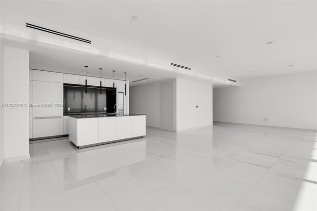 Building Photo - 300 Biscayne Blvd Way