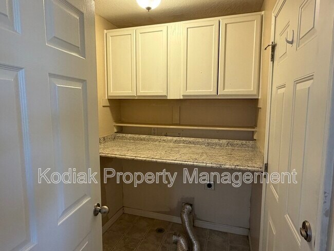 Building Photo - 3601 W 800 S