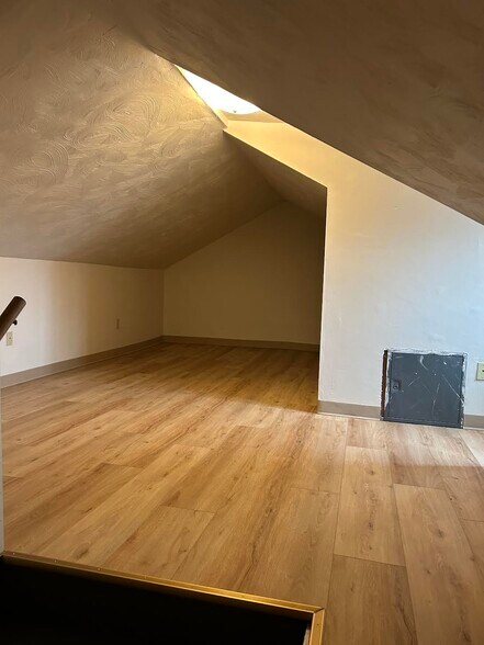 Building Photo - 227 45th St