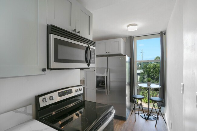 Building Photo - 3050 Rue D’Orleans