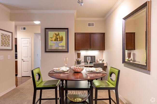 1BR, 1BA - 789SF - Dining Room - Slate Creek at Westover Hills