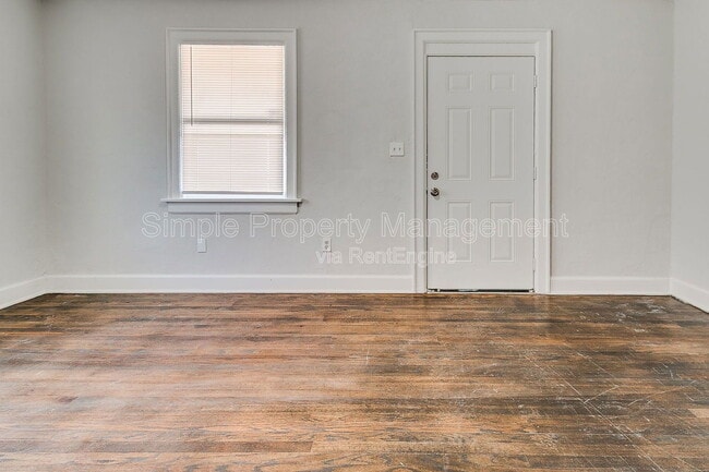 Building Photo - 944 East Dr