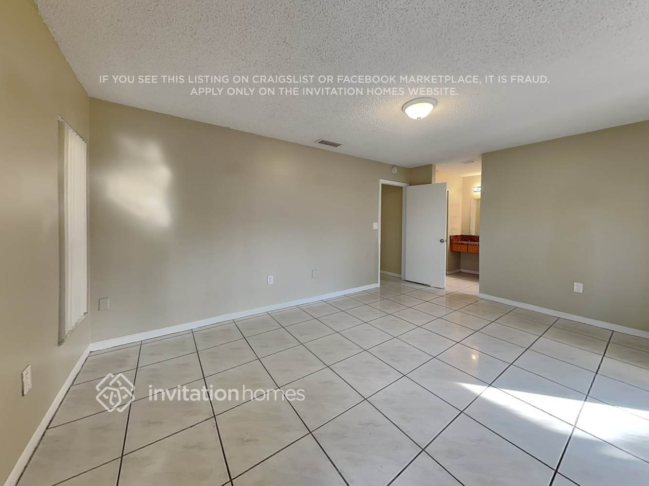 Building Photo - 7215 SW 42nd Ct