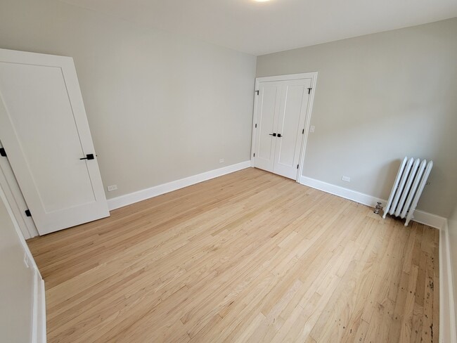 Building Photo - 6418 N Richmond St