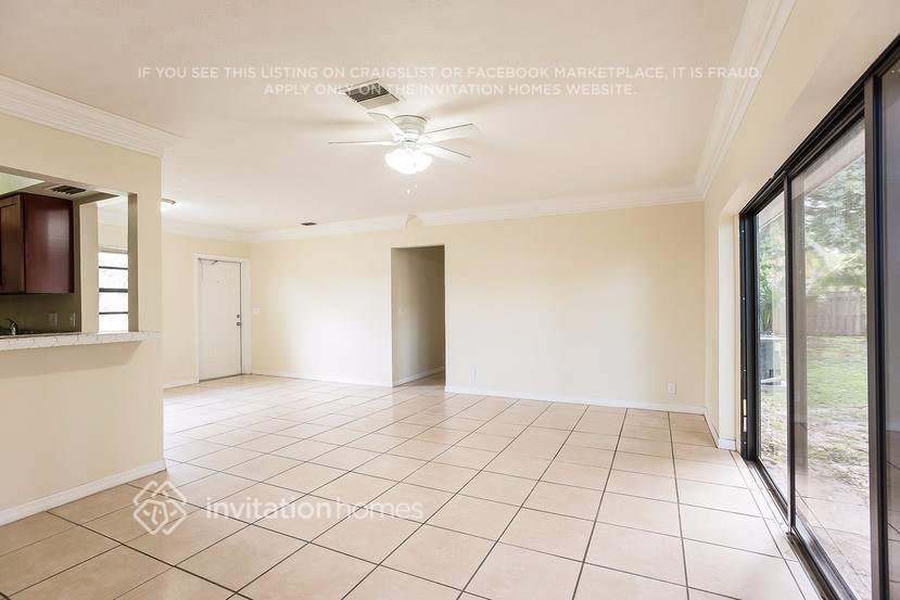 Building Photo - 636 Kingbird Cir