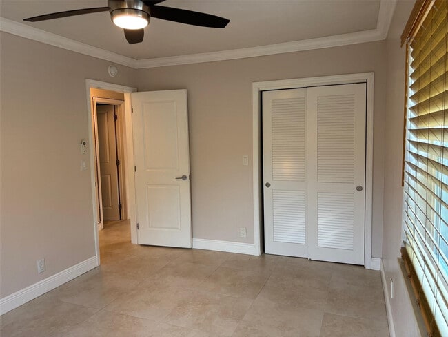 Building Photo - 1021 NE 24th Ave