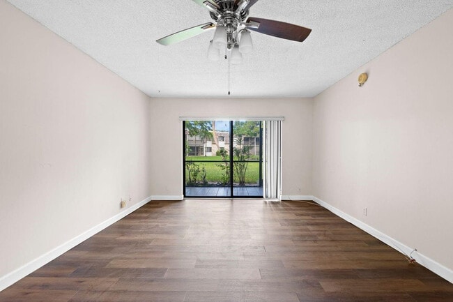 Building Photo - 3101 Oakland Shores Dr