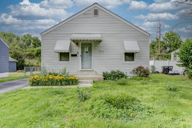 Building Photo - 8015 Aline Ave