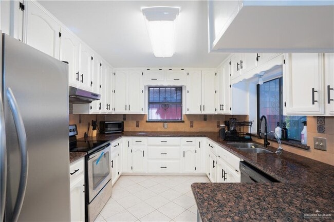 Building Photo - 27 N 33rd St