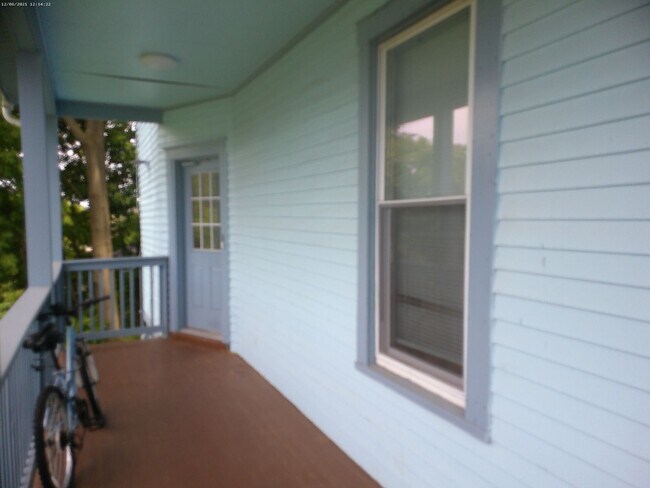 Building Photo - 113 Comstock Pl