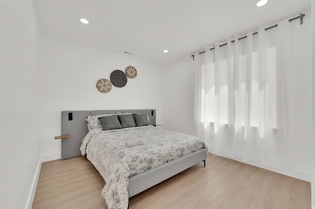 Building Photo - 11676 Dorothy Vista Dr