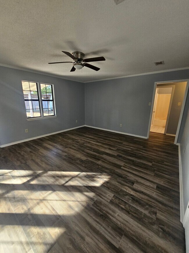 Building Photo - Home in Bryant