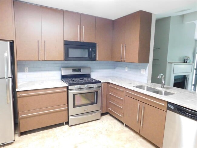 Building Photo - 11913 Rotherham Dr