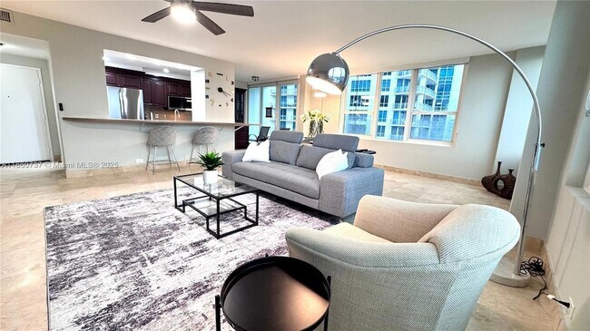 Building Photo - 3505 S Ocean Dr