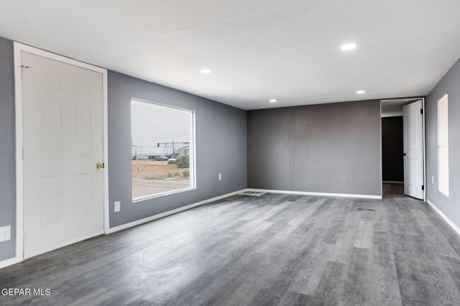 Building Photo - 14741 Bocalusa Ave