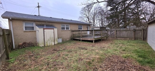 Building Photo - 3 Bedroom! All Brick! Garage!  $995!