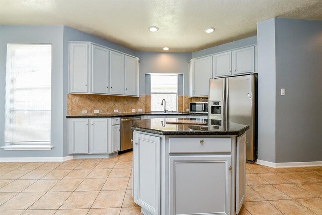 Building Photo - 12823 Dadebrook Ct