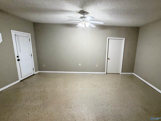 Building Photo - 105 Sugarwood Ct