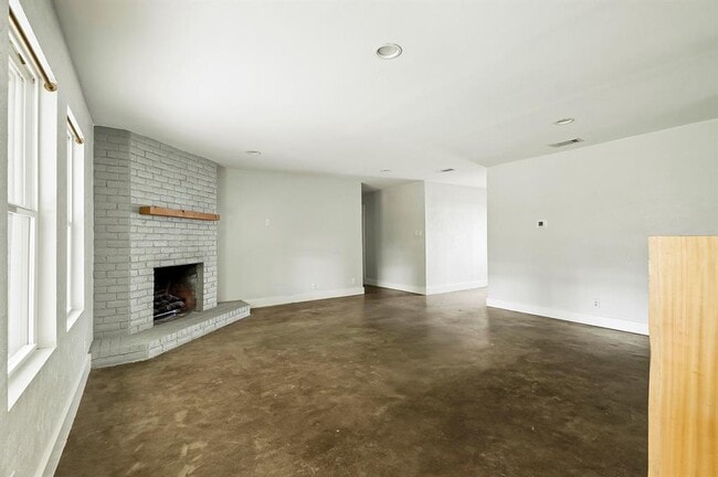 Building Photo - 2513 Broken Oak Dr