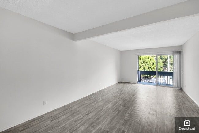 Building Photo - 18620 Hatteras St