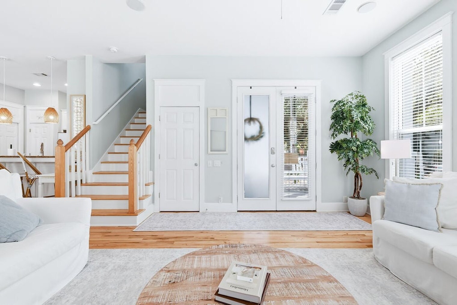 Building Photo - 34 N Ryan St