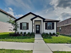 Building Photo - Charming Dollhouse Living with Designer Finishes & a Private Backyard Retreat!