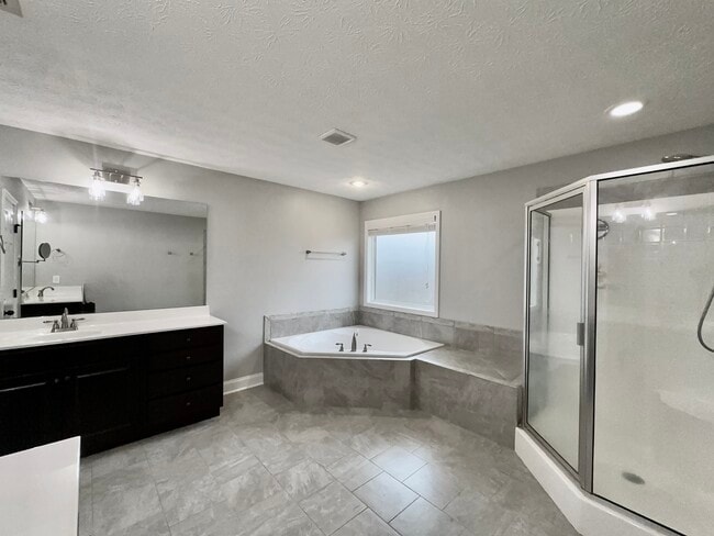 Building Photo - 9583 Yarbrough Rd