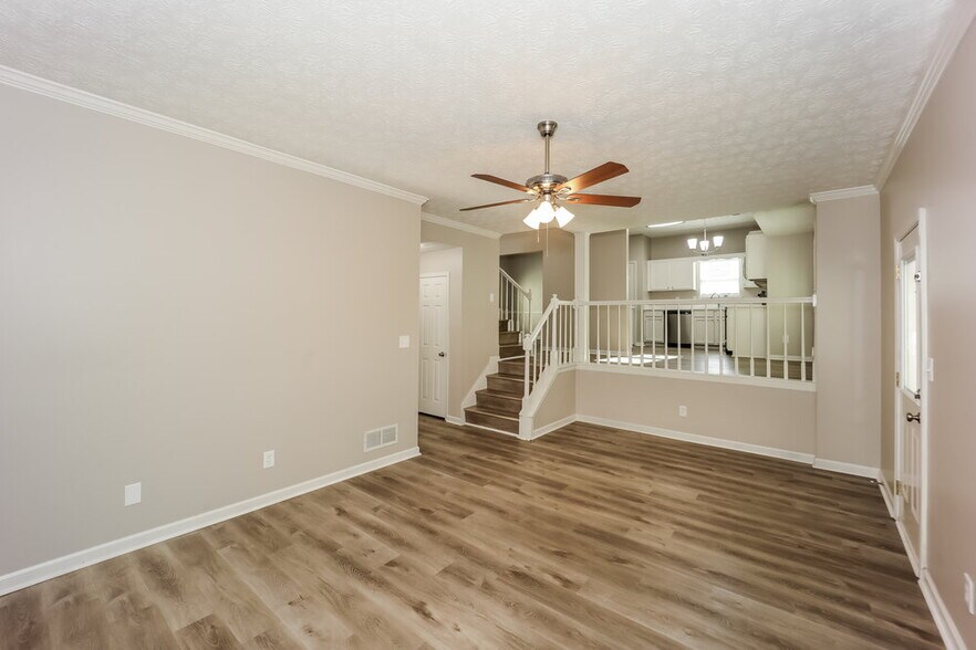 Building Photo - 821 River Mist Dr